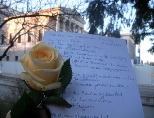 Acht Rosen zum Internationalen Frauentag